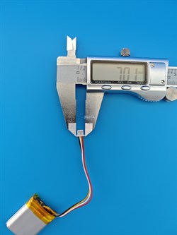 Аккумулятор 3.7v 690mAh 4pin 4 провода + разъем (фишка) коннектор 862633 Li-Pol универсальная аккумуляторная батарея 8.6x26x33 - фото 197157