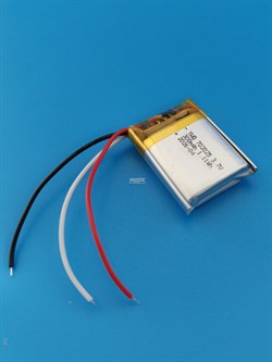 Аккумулятор универсальный литий полимерный li-pol 3.7v вольт 3pin 3 провода с платой 300mAh 702025 размеры батареи 7x20x25 - фото 207932