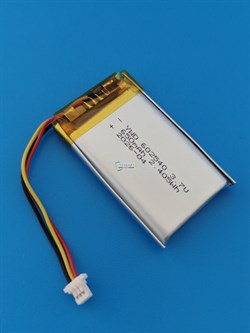 Аккумулятор универсальный литий полимерный li-pol 3.7v вольт 3pin 3 провода с платой + коннектор (разъем фишка) 650mAh 602540 размеры батареи 6х25х40 - фото 208014