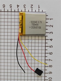 Аккумулятор универсальный литий полимерный li-pol 3.7v вольт 3pin 3 провода с платой 700mAh 503540 размеры батареи 5x35x40 - фото 208477