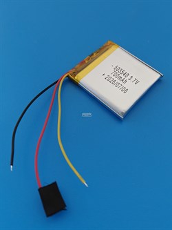 Аккумулятор универсальный литий полимерный li-pol 3.7v вольт 3pin 3 провода с платой 700mAh 503540 размеры батареи 5x35x40 - фото 208479