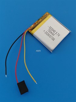 Аккумулятор универсальный литий полимерный li-pol 3.7v вольт 3pin 3 провода с платой 700mAh 503540 размеры батареи 5x35x40 - фото 208480
