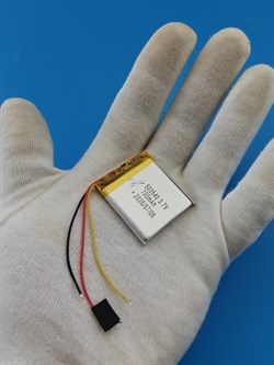Аккумулятор универсальный литий полимерный li-pol 3.7v вольт 3pin 3 провода с платой 700mAh 503540 размеры батареи 5x35x40 - фото 208484