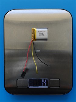 Аккумулятор универсальный литий полимерный li-pol 3.7v вольт 3pin 3 провода с платой 650mAh 102429 размеры батареи 10x24x29 - фото 208496