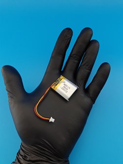 Аккумулятор универсальный литий полимерный li-pol 3.7v вольт 3pin 3 провода с платой + разъем (фишка) коннектор 690mAh 862633 размеры батареи 8.6x26x33 - фото 209452